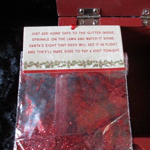 Primitives By Kathy "Kris Kringle's Best Reindeer Feed" Wooden Box & Glitter Bag - Picture 4 of 5
